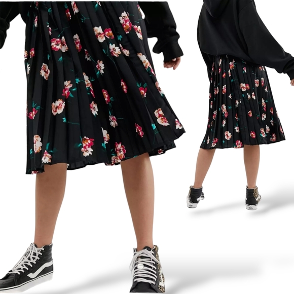 ASOS Wednesday's Girl Pleated Midi Skirt in Vintage Floral🆕️✨️ size Small - Picture 2 of 8